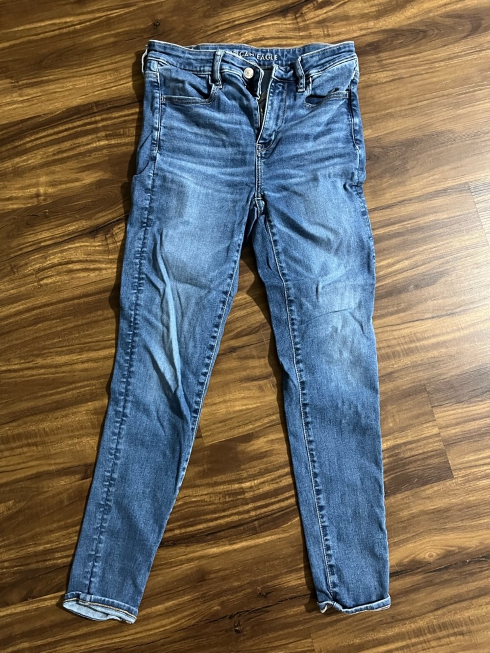 American Eagle Outfitters Skinny Jeans in Medium Blue Wash